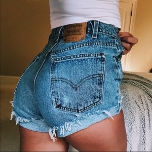 Vintage Levi’s jean shorts